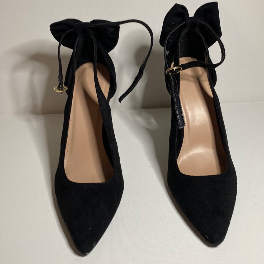 Black detachable strap heels